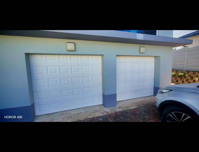 4 BEDROOM HOUSE FOR SALE IN MANABA BEACH